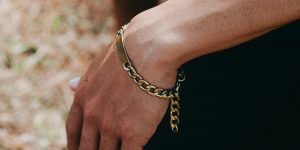 How to Style Men’s Bracelets for Everyday Wear?